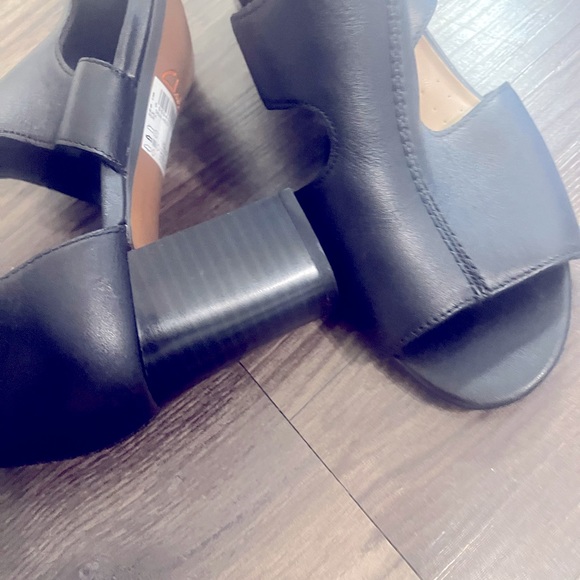 EUC Clarks Collection Leather Heeled Sandals Deva Heidi Black 8M worn twice only - Picture 8 of 11